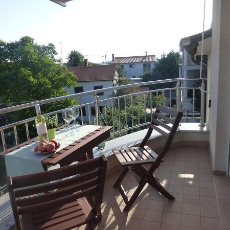 Apartment For Two 200M From The Beach Pula Bagian luar foto
