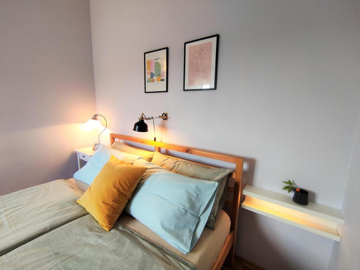 Apartment For Two 200M From The Beach Pula Bagian luar foto