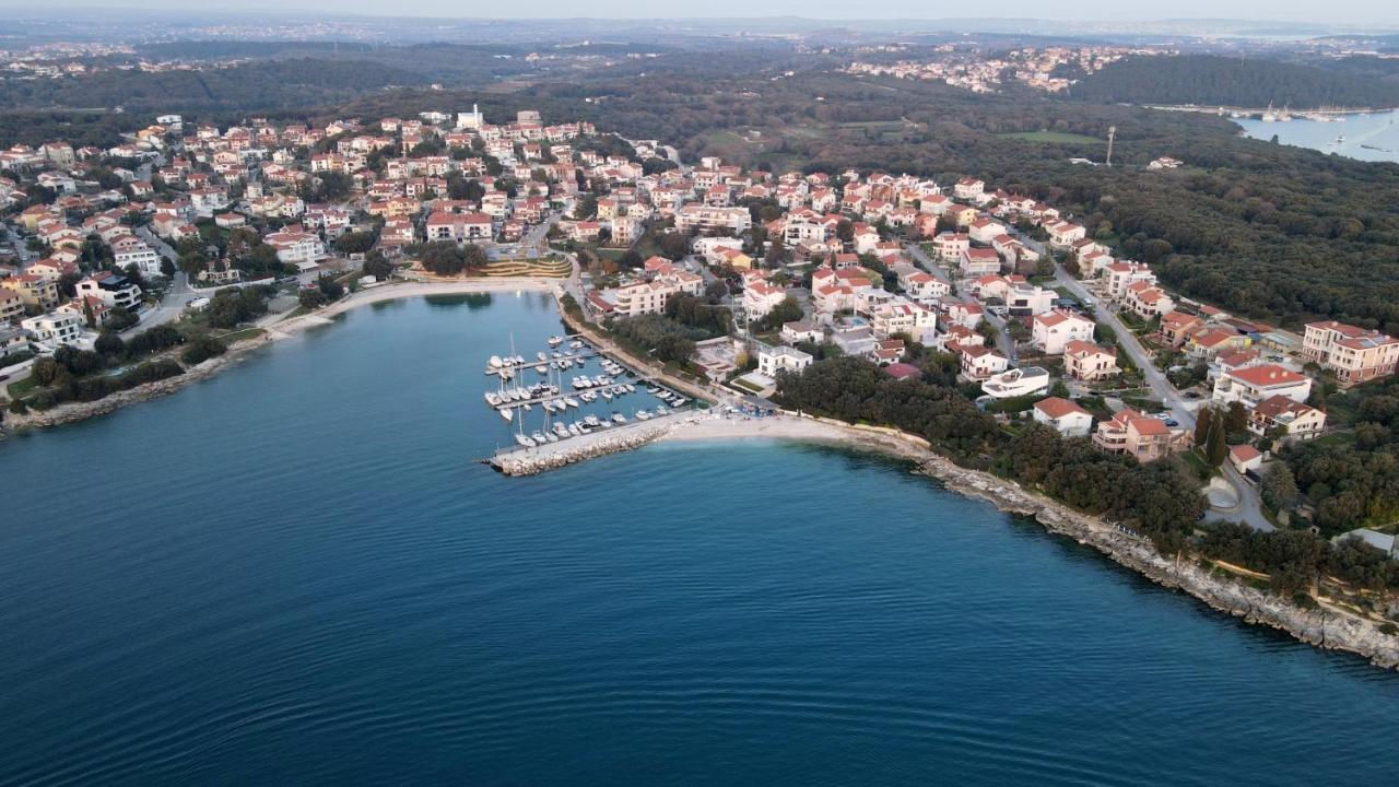 Apartment For Two 200M From The Beach Pula Bagian luar foto