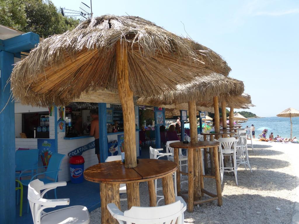 Apartment For Two 200M From The Beach Pula Bagian luar foto