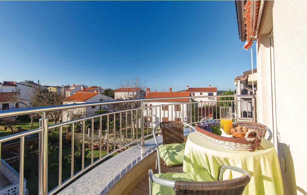 Apartment For Two 200M From The Beach Pula Bagian luar foto